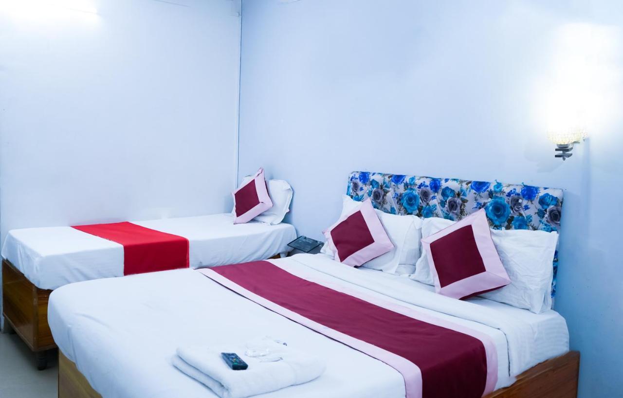 Comodo Satya Niketan Residency New Delhi Exterior photo