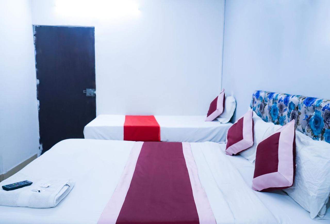 Comodo Satya Niketan Residency New Delhi Exterior photo