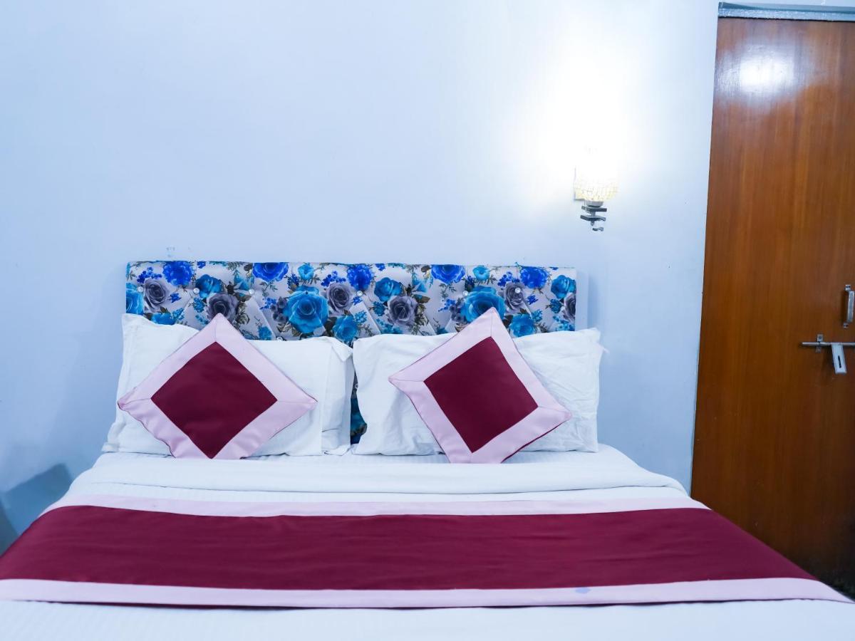 Comodo Satya Niketan Residency New Delhi Exterior photo